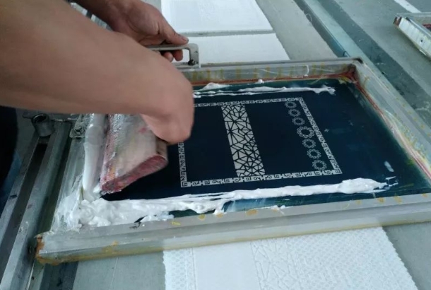 絲網印刷高濃白油墨：色彩與工藝的完美平衡